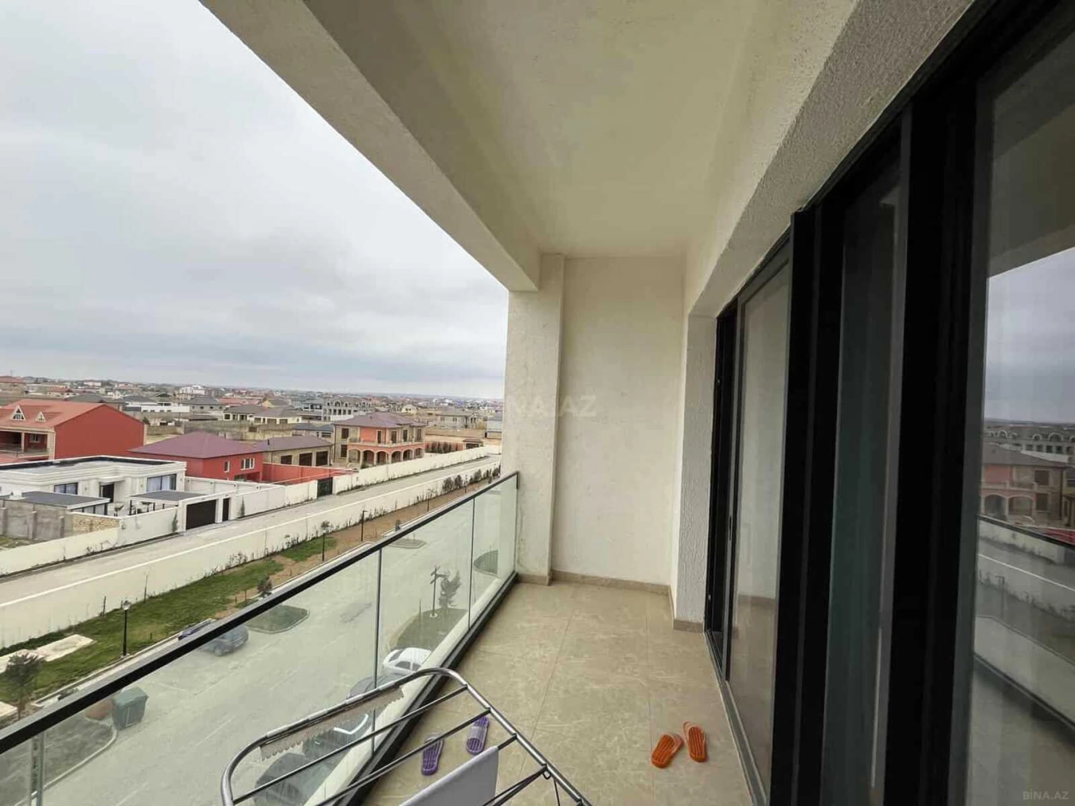 Satılır 1 otaqlı mənzil 57 m²