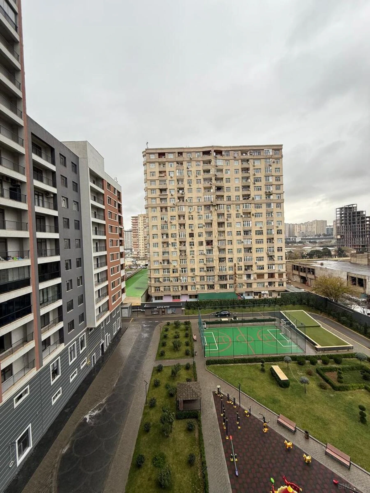 Kirayə verilir 3 otaqlı mənzil 90 m²