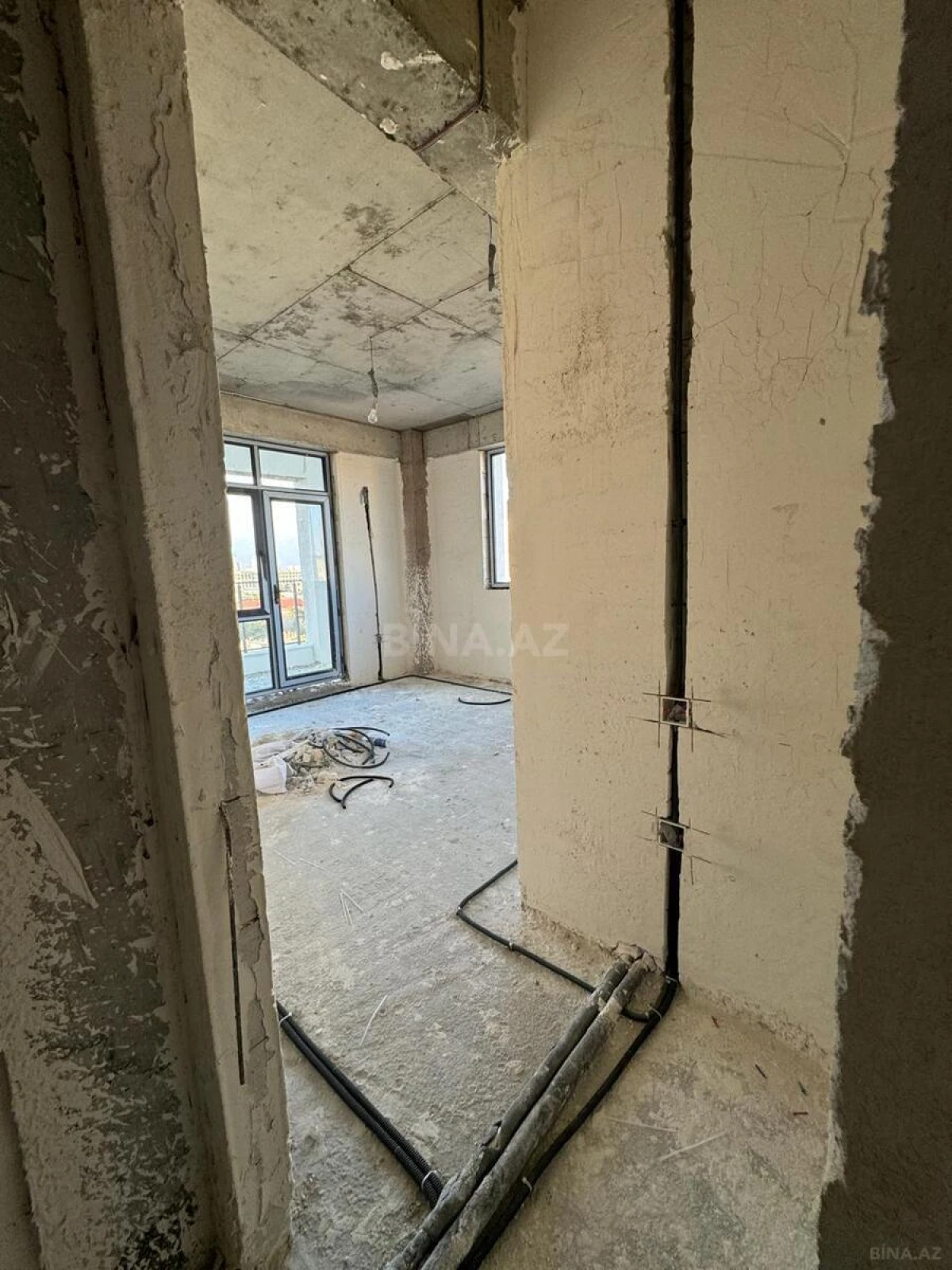 Satılır 3 otaqlı mənzil 106 m²