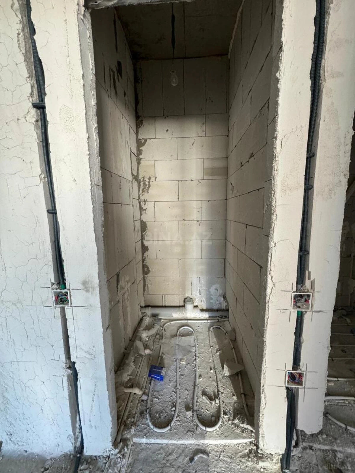 Satılır 3 otaqlı mənzil 106 m²