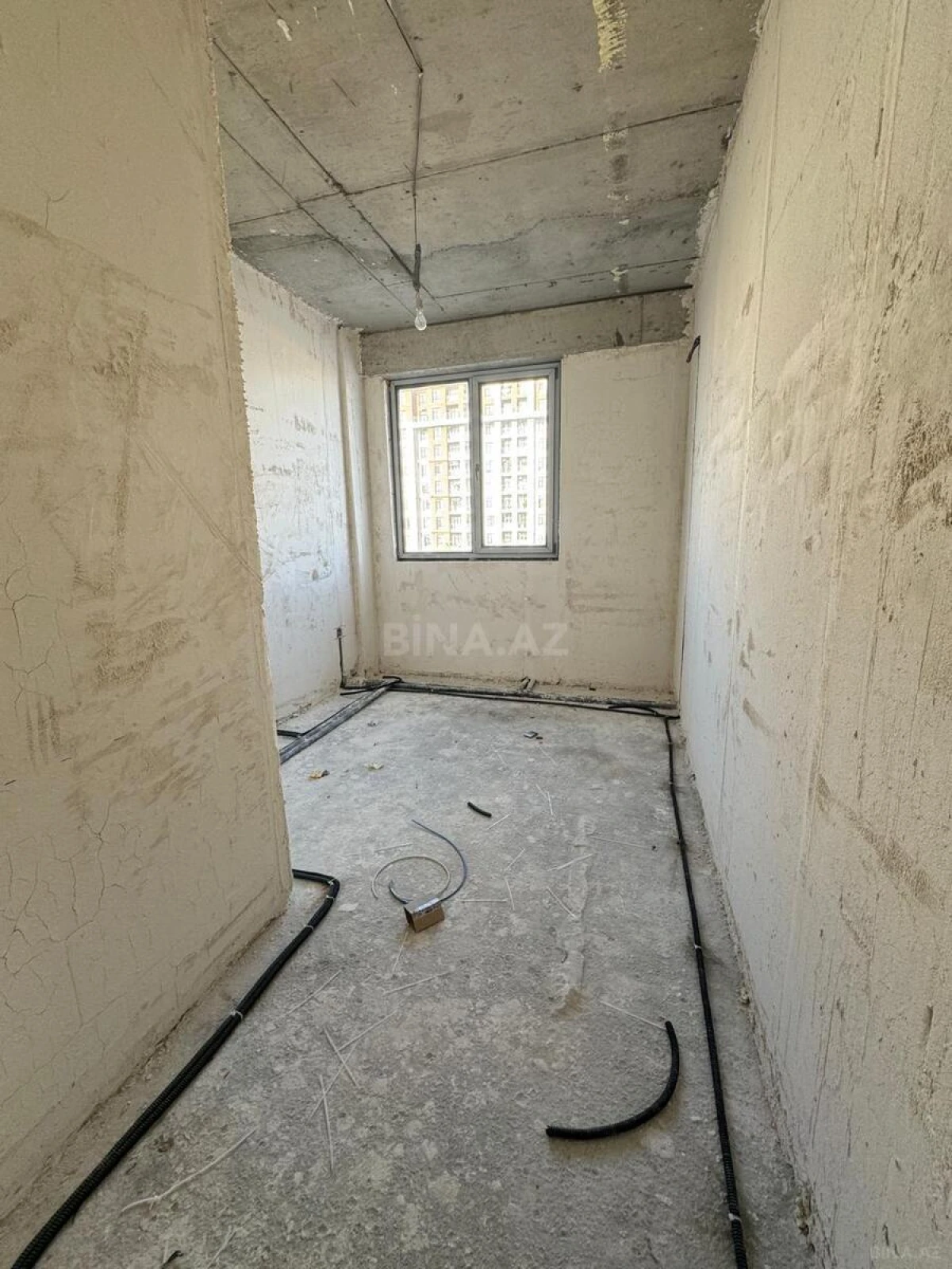 Satılır 3 otaqlı mənzil 106 m²