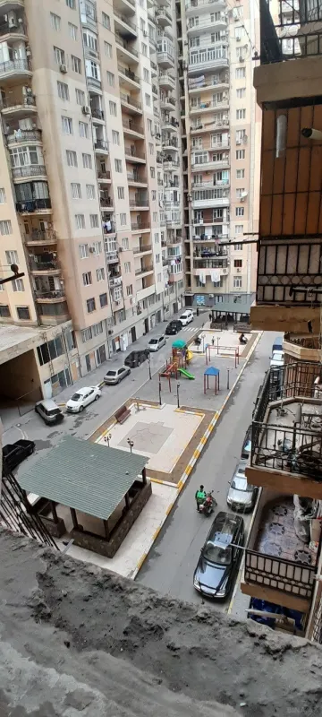 Kirayə verilir 2 otaqlı mənzil 68 m²