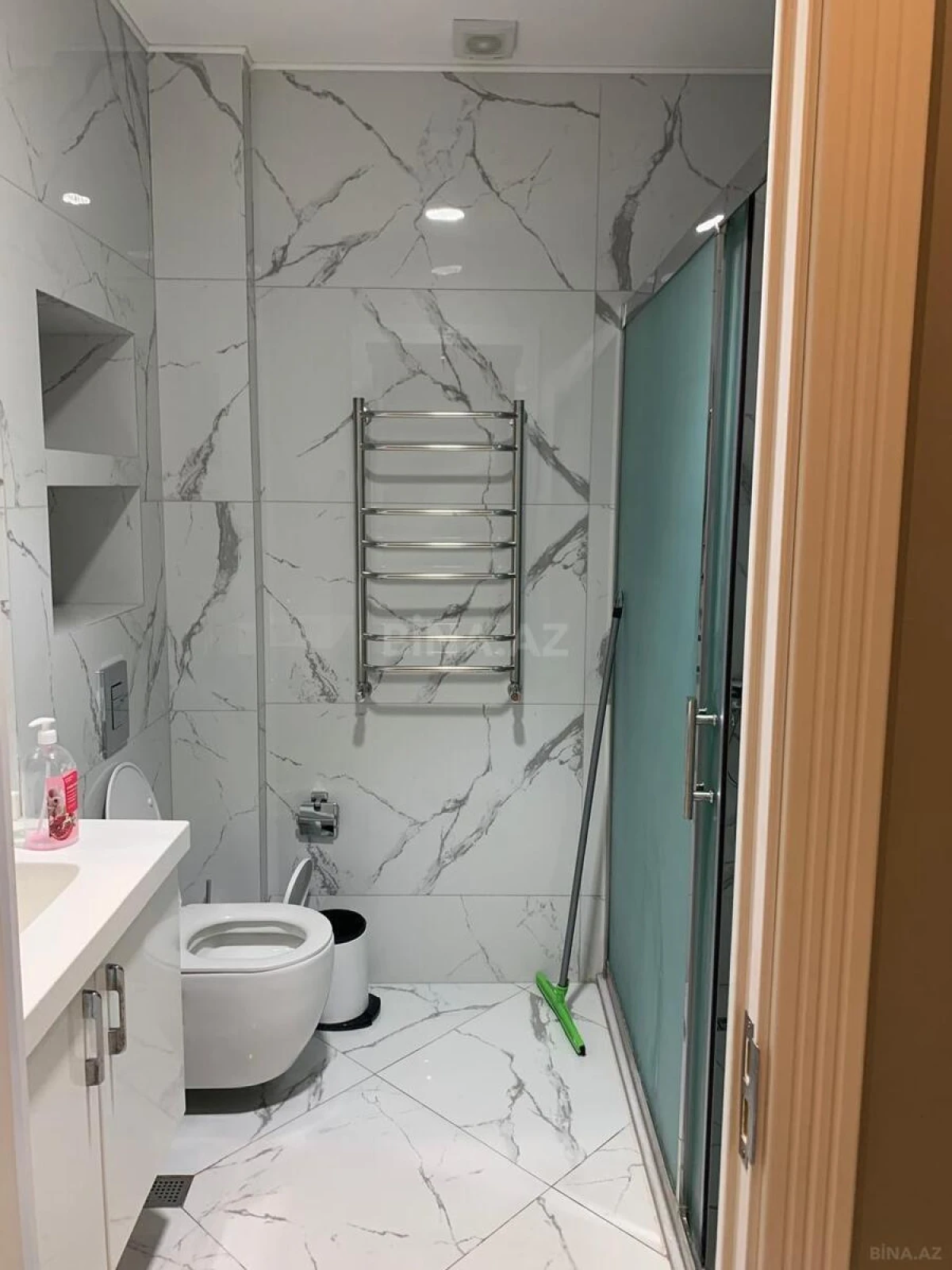 Kirayə verilir 3 otaqlı mənzil 140 m²