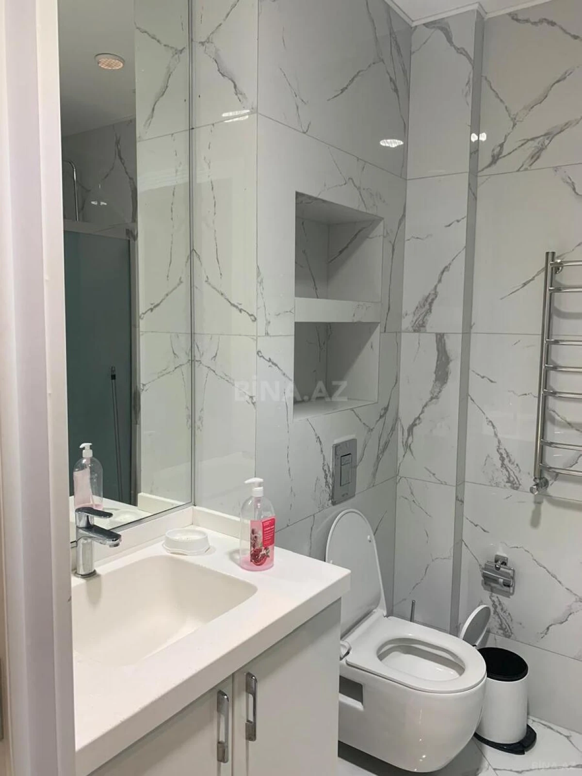 Kirayə verilir 3 otaqlı mənzil 140 m²