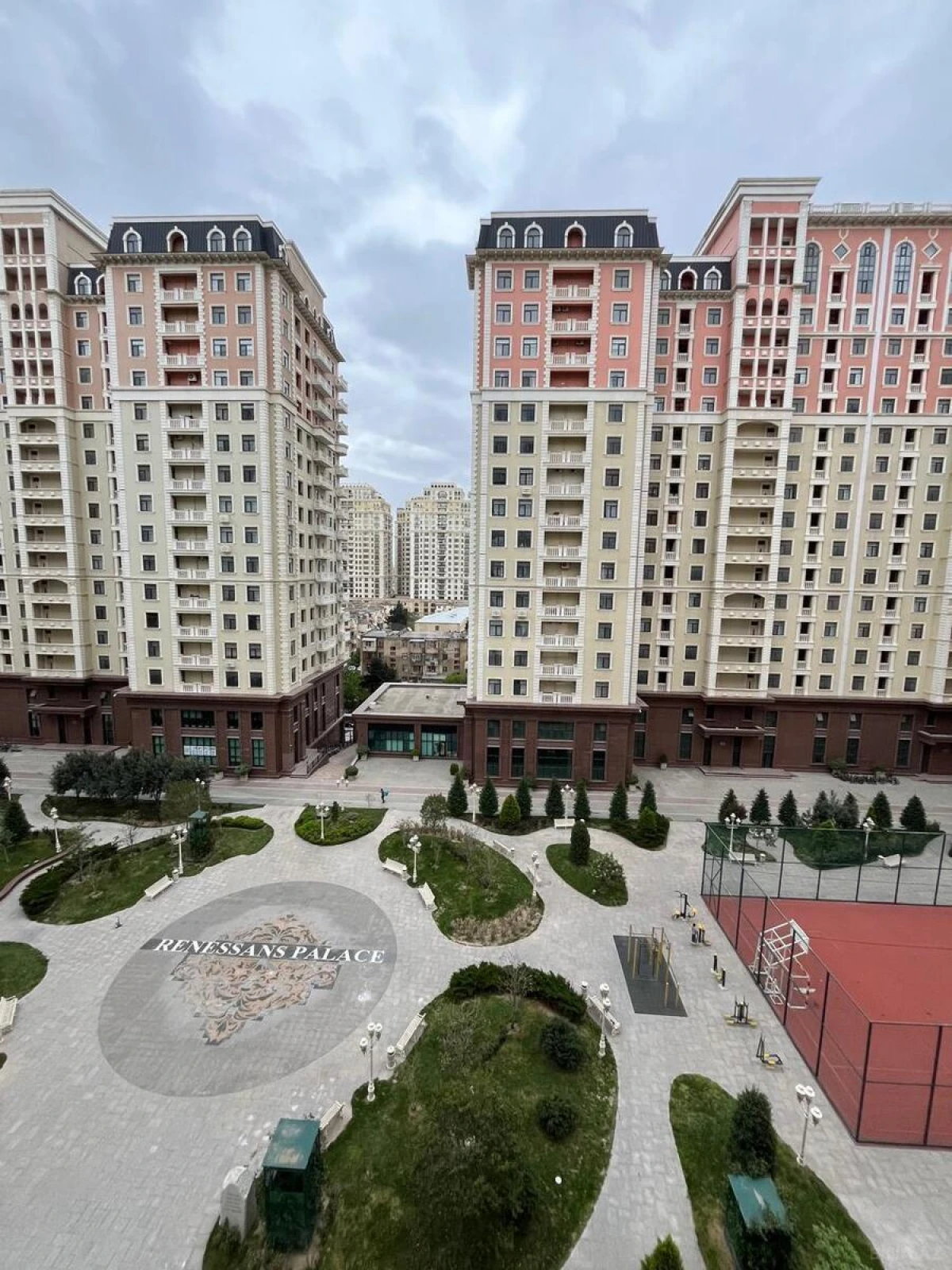 Kirayə verilir 3 otaqlı mənzil 140 m²