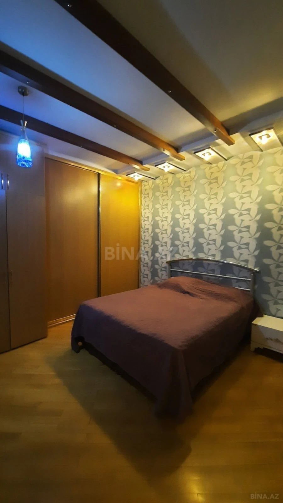 Satılır 4 otaqlı mənzil 175 m²