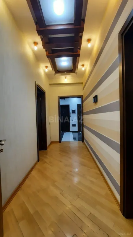 Satılır 4 otaqlı mənzil 175 m²