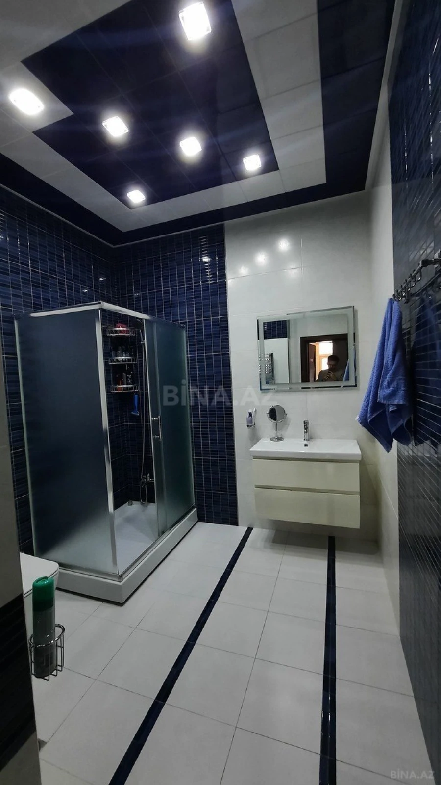 Satılır 4 otaqlı mənzil 175 m²