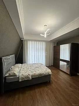 Kirayə verilir 4 otaqlı mənzil 142 m²