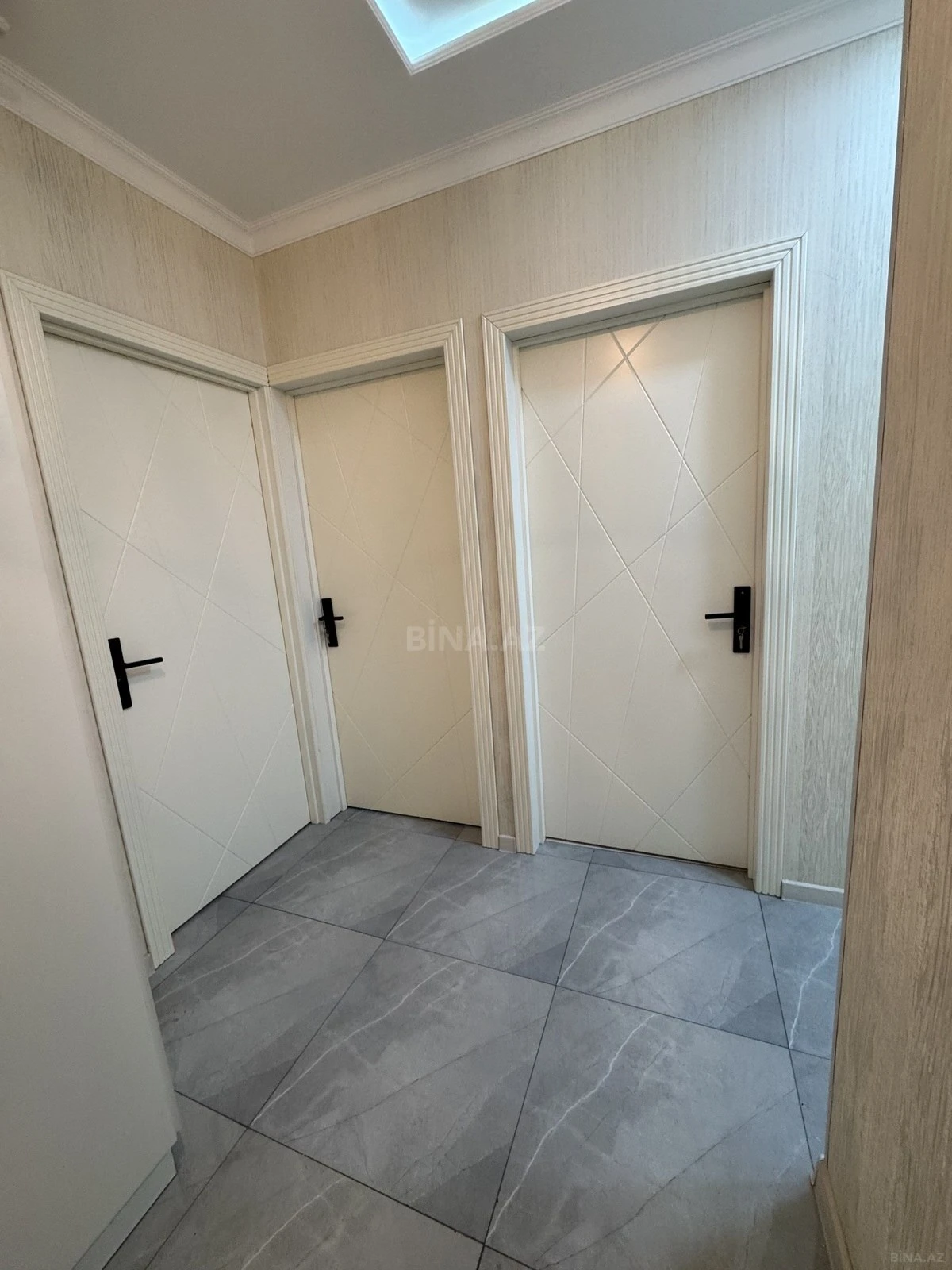 Satılır 4 otaqlı mənzil 100 m²