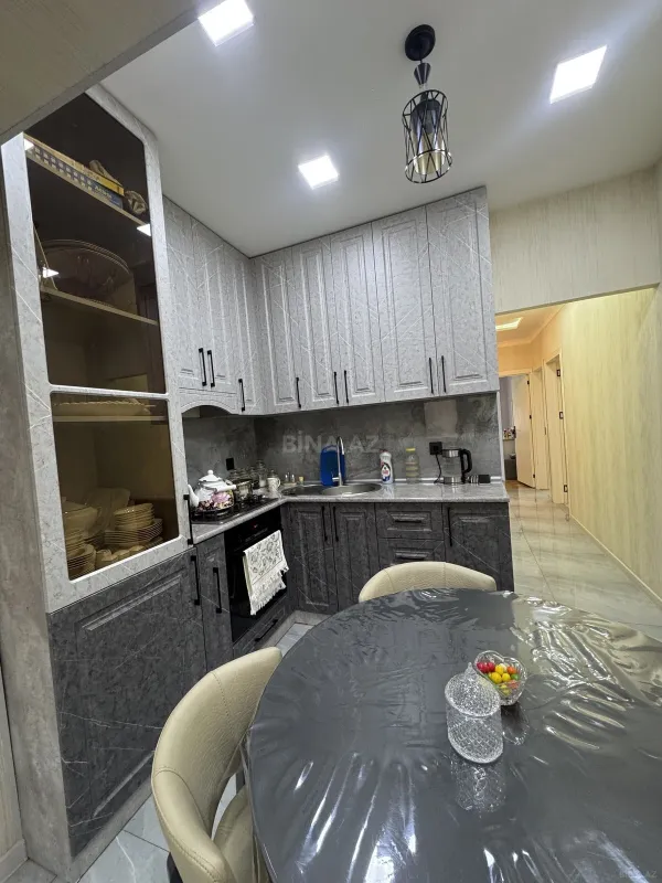 Satılır 4 otaqlı mənzil 100 m²