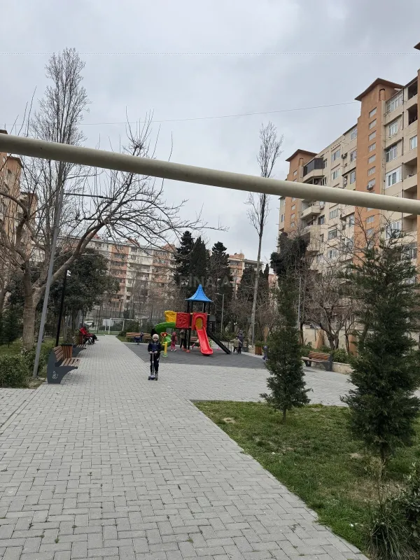 Satılır 4 otaqlı mənzil 100 m²