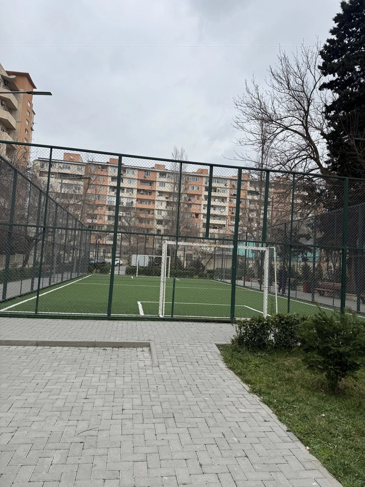 Satılır 4 otaqlı mənzil 100 m²