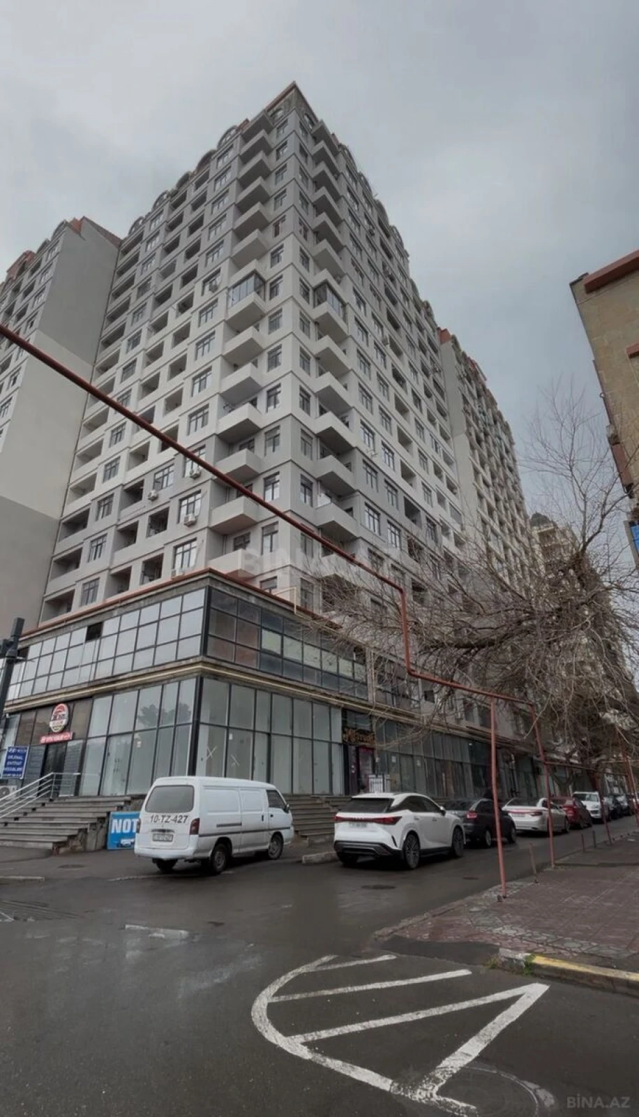 Satılır 3 otaqlı mənzil 140 m²