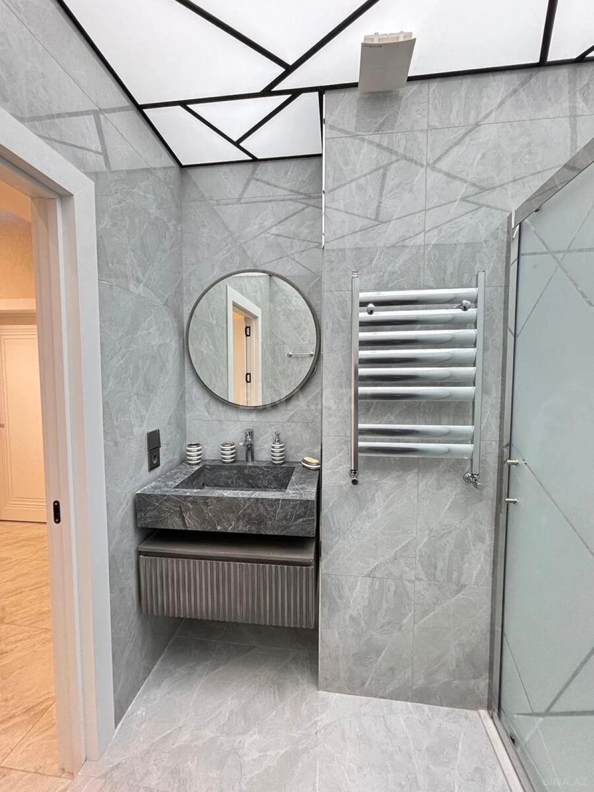 Satılır 3 otaqlı mənzil 140 m²