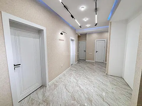 Satılır 3 otaqlı mənzil 140 m²