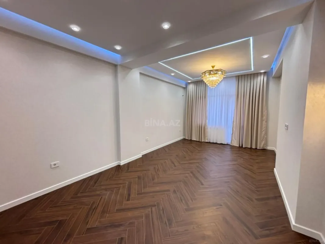 Satılır 3 otaqlı mənzil 140 m²
