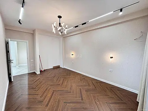 Satılır 3 otaqlı mənzil 140 m²