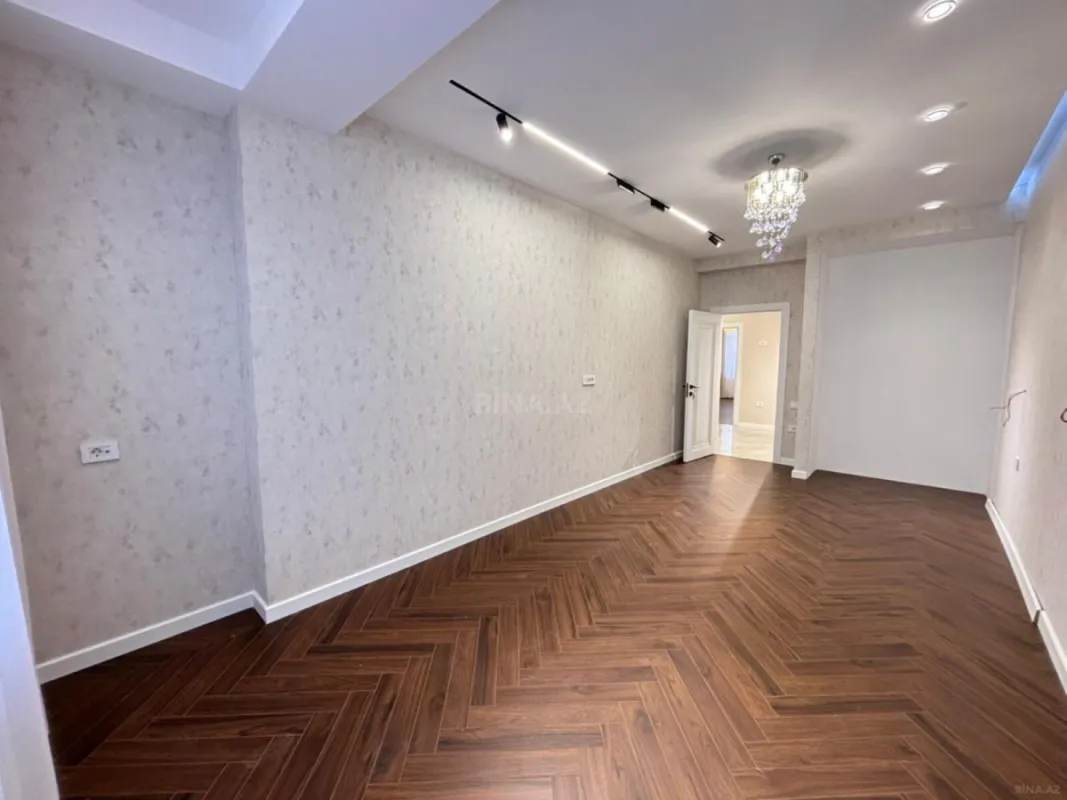 Satılır 3 otaqlı mənzil 140 m²