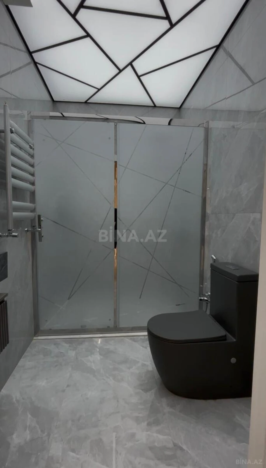 Satılır 3 otaqlı mənzil 140 m²