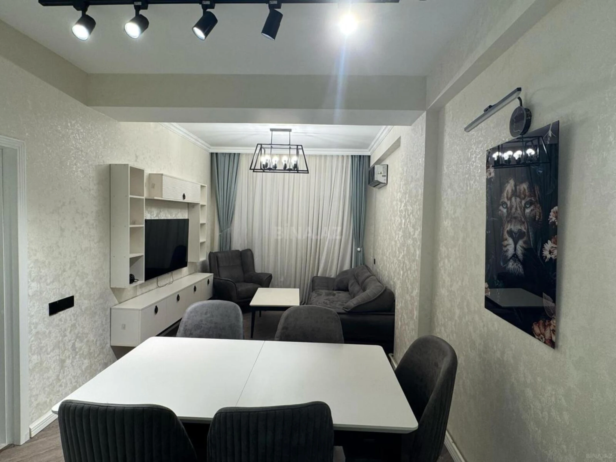 Satılır 2 otaqlı mənzil 67 m²