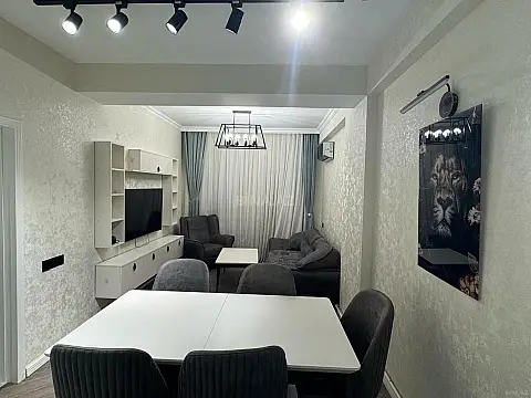 Satılır 2 otaqlı mənzil 67 m²