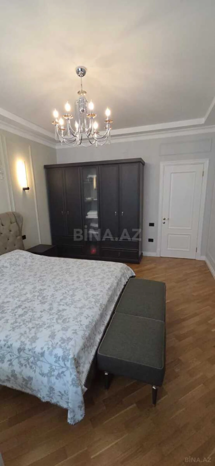 Satılır 3 otaqlı mənzil 125 m²