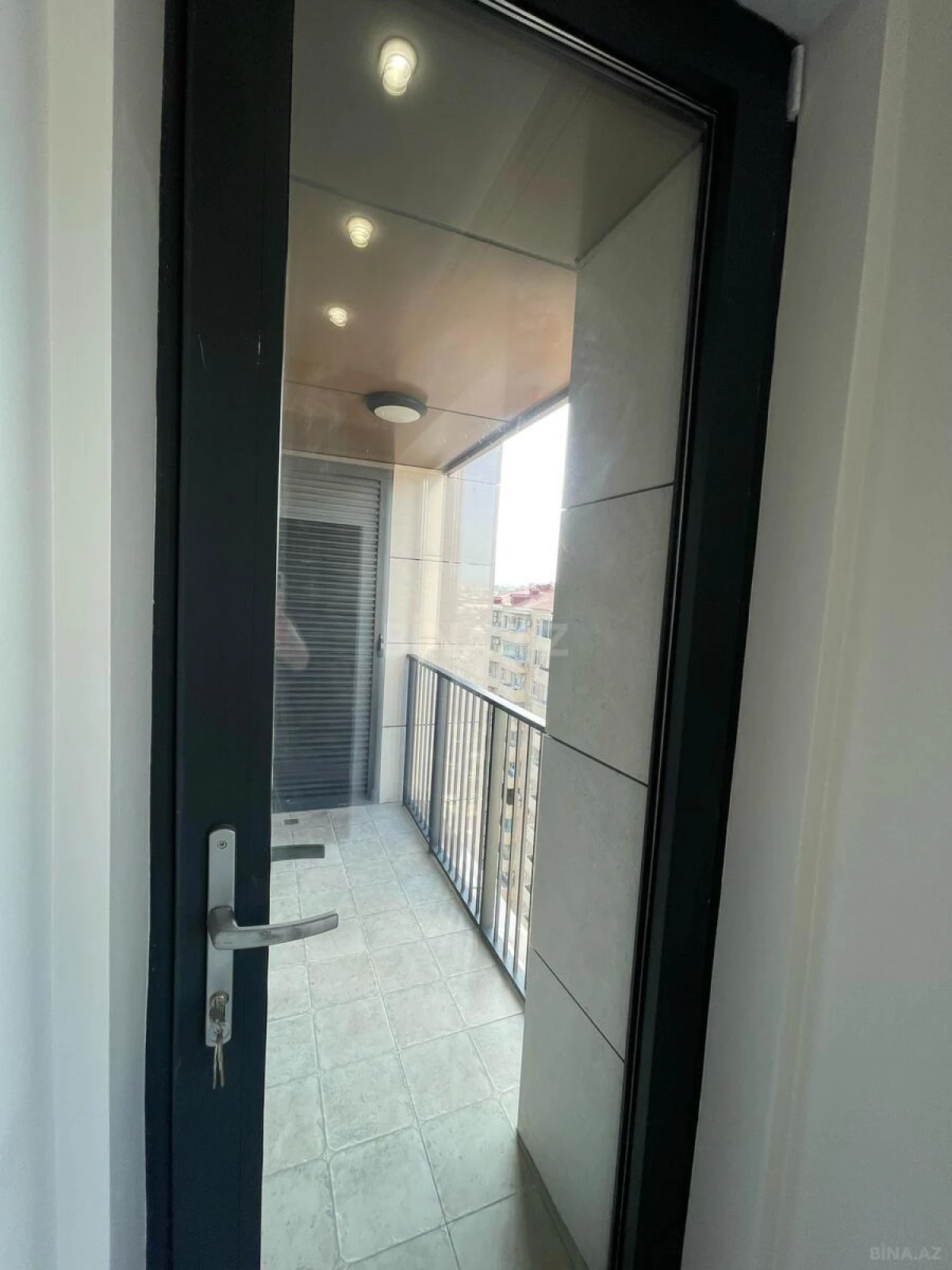 Kirayə verilir 2 otaqlı mənzil 91 m²