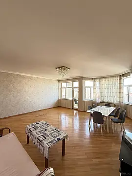 Kirayə verilir 3 otaqlı mənzil 167 m²