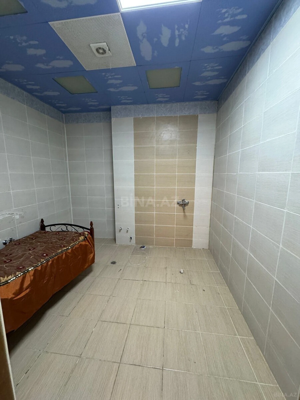 Kirayə verilir 3 otaqlı mənzil 167 m²