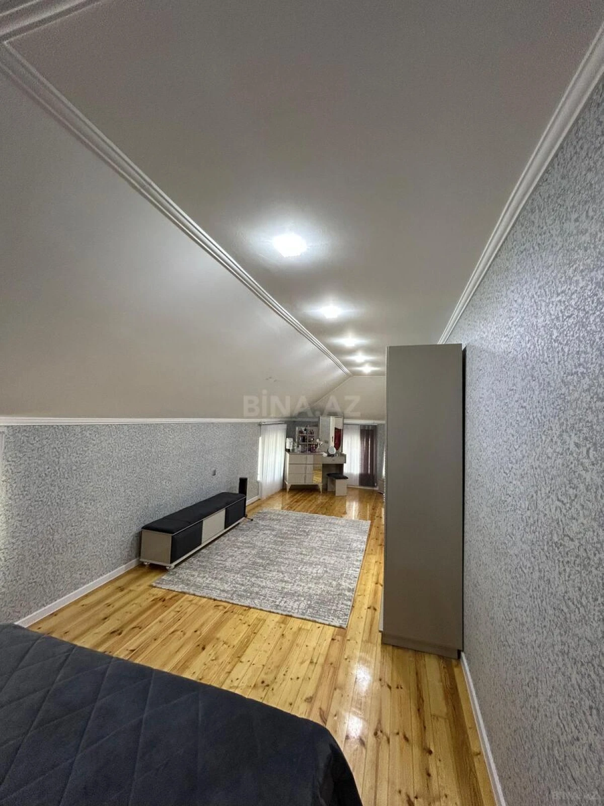 Satılır 5 otaqlı həyət evi 200 m²