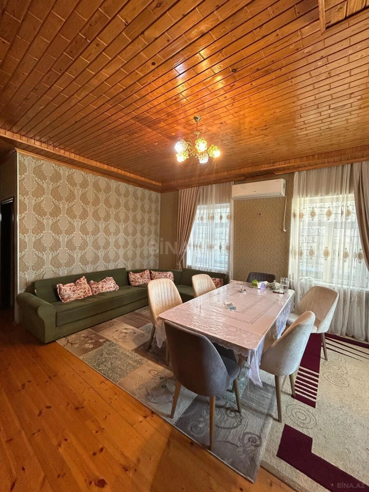 Satılır 5 otaqlı həyət evi 200 m²