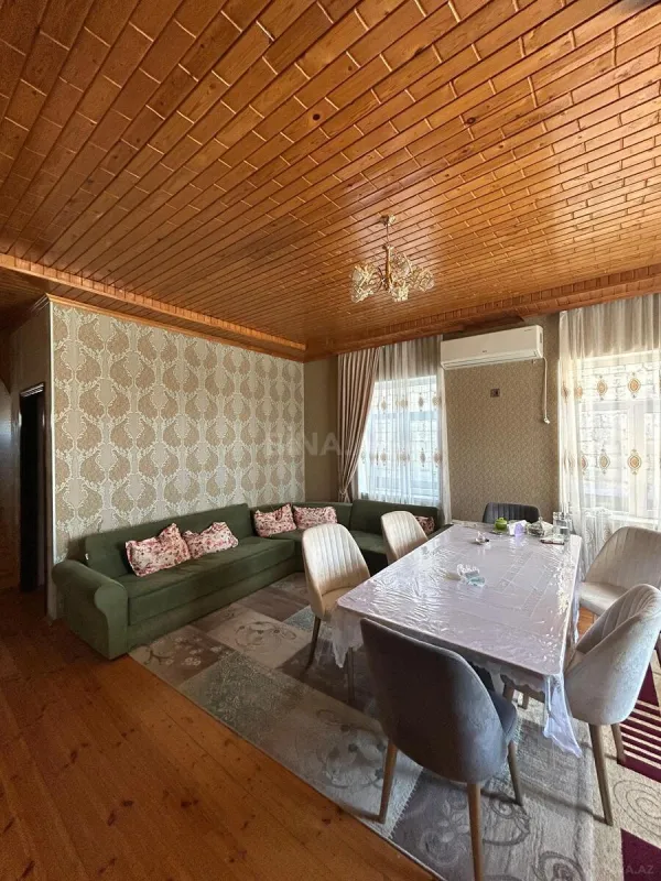 Satılır 5 otaqlı həyət evi 200 m²