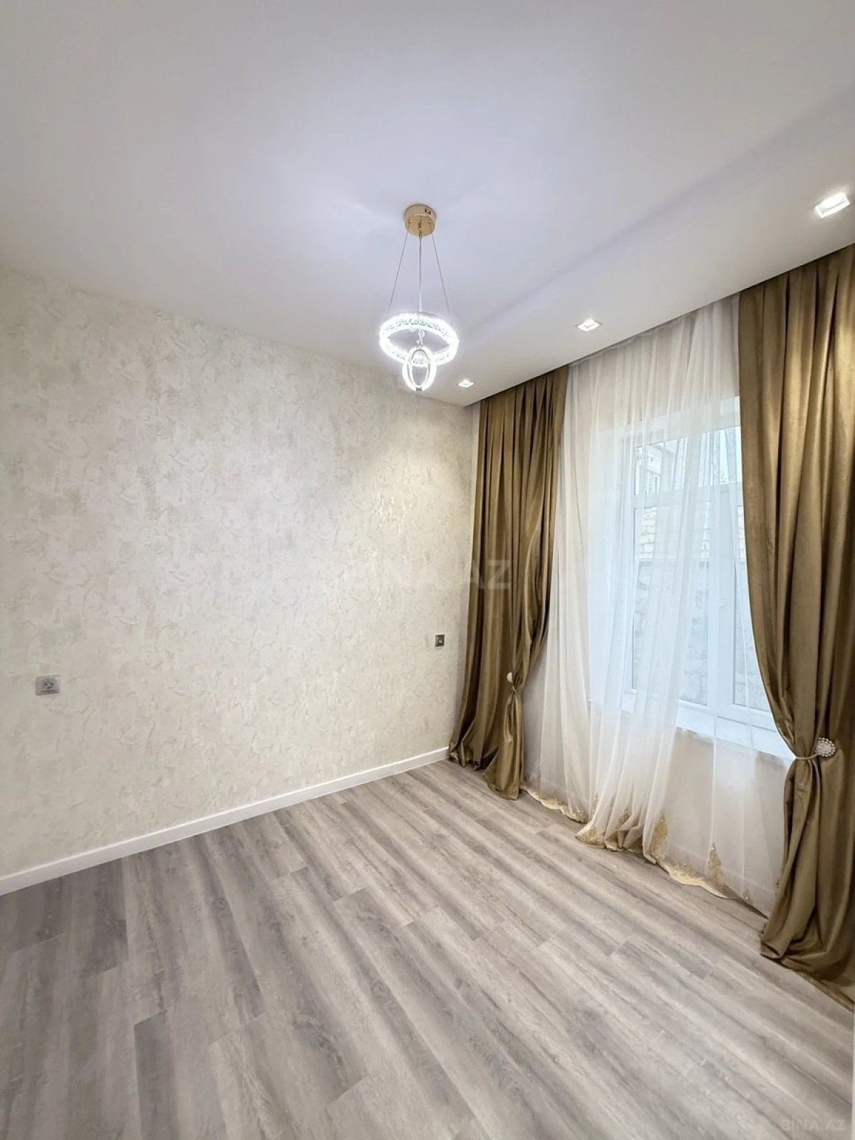 Satılır 4 otaqlı həyət evi 105 m²