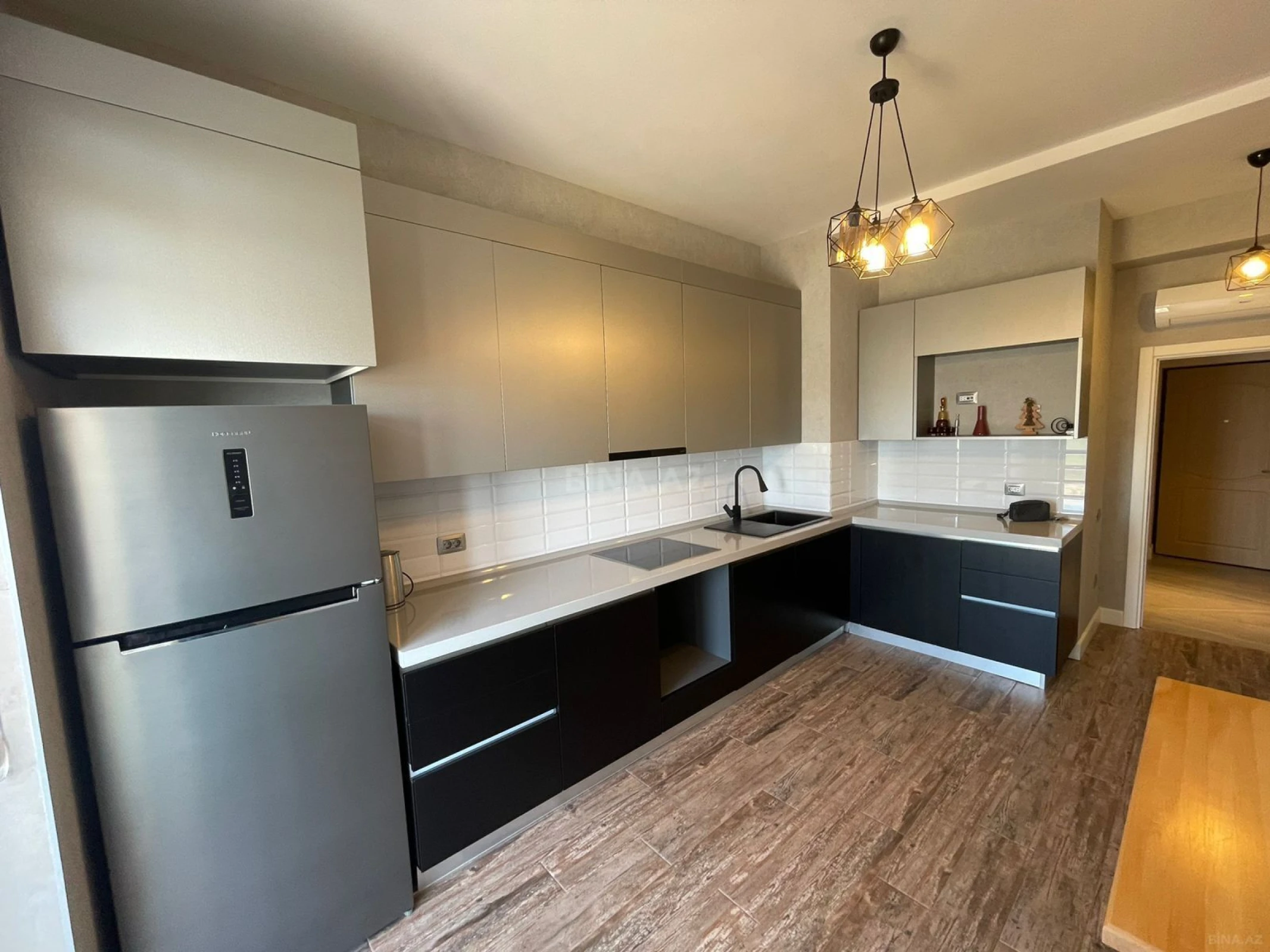 Kirayə verilir 4 otaqlı mənzil 150 m²