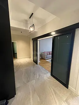 Kirayə verilir 4 otaqlı mənzil 150 m²