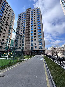 Satılır 4 otaqlı mənzil 143 m²