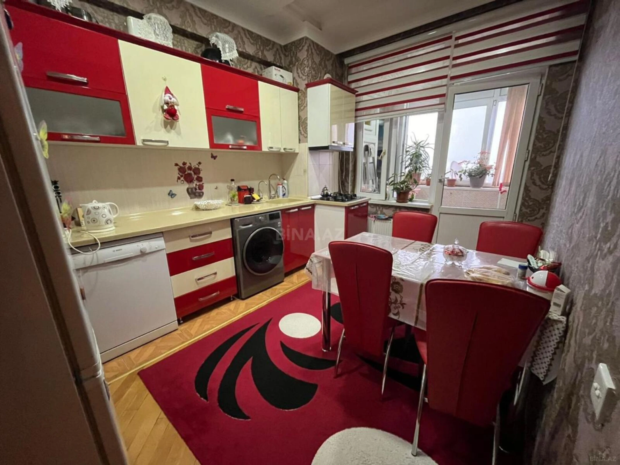 Kirayə verilir 2 otaqlı mənzil 70 m²