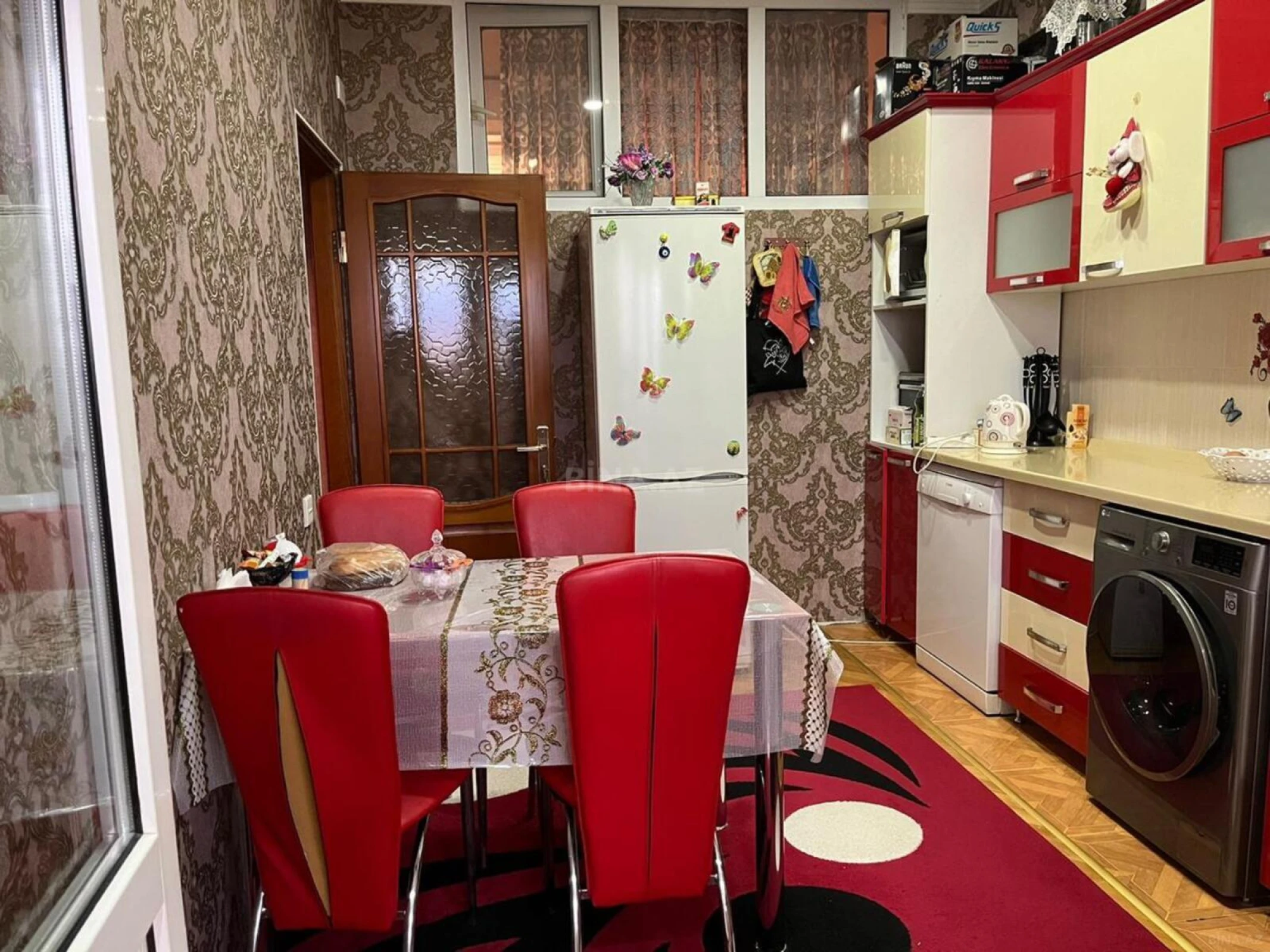 Kirayə verilir 2 otaqlı mənzil 70 m²