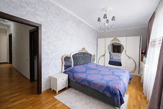 Satılır 3 otaqlı mənzil 110 m²