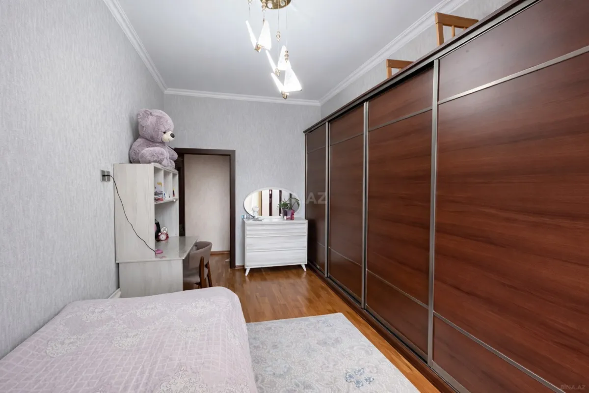 Satılır 3 otaqlı mənzil 110 m²