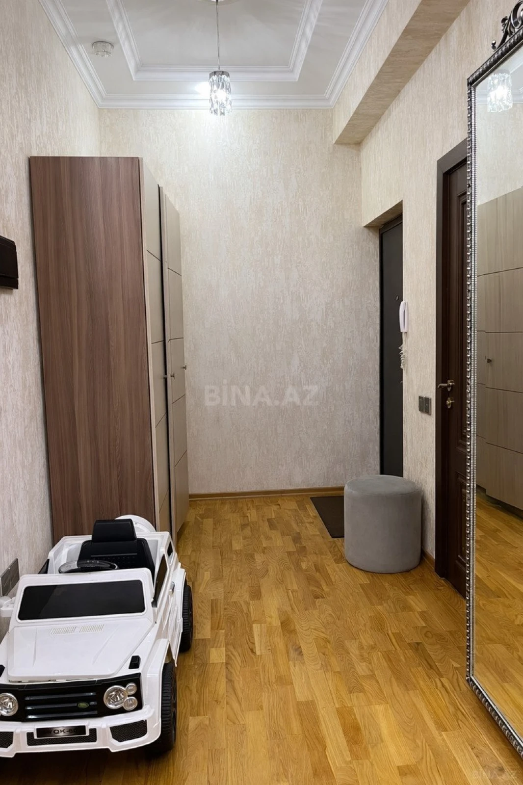 Satılır 3 otaqlı mənzil 110 m²