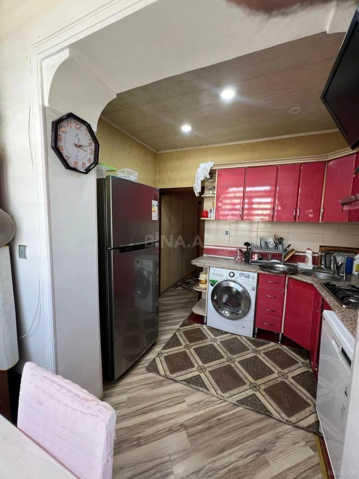 Satılır 5 otaqlı mənzil 120 m²