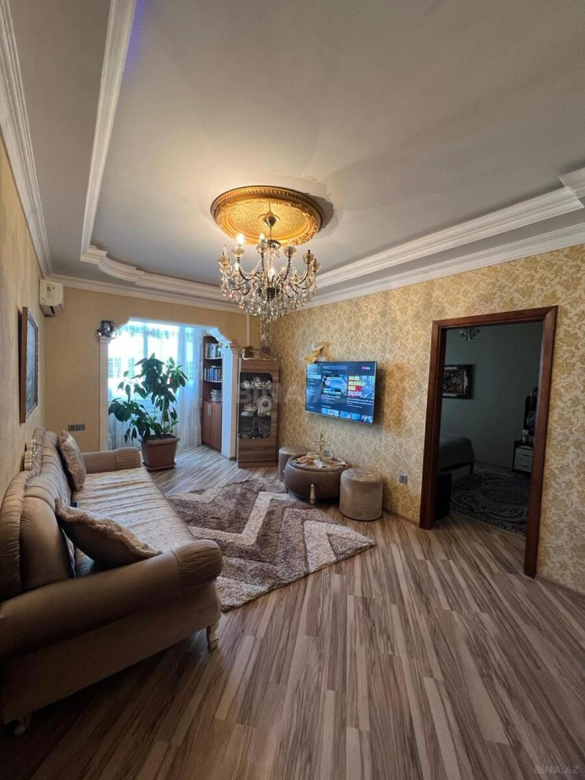 Satılır 5 otaqlı mənzil 120 m²
