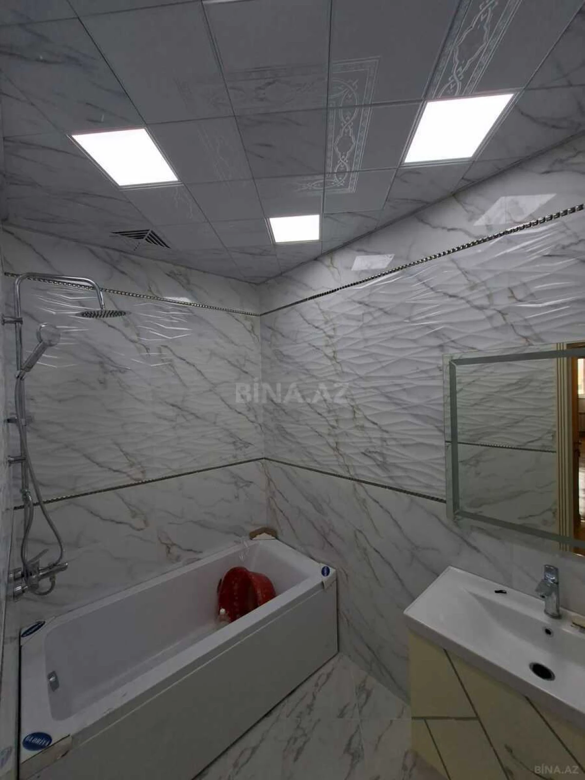 Satılır 3 otaqlı mənzil 96 m²