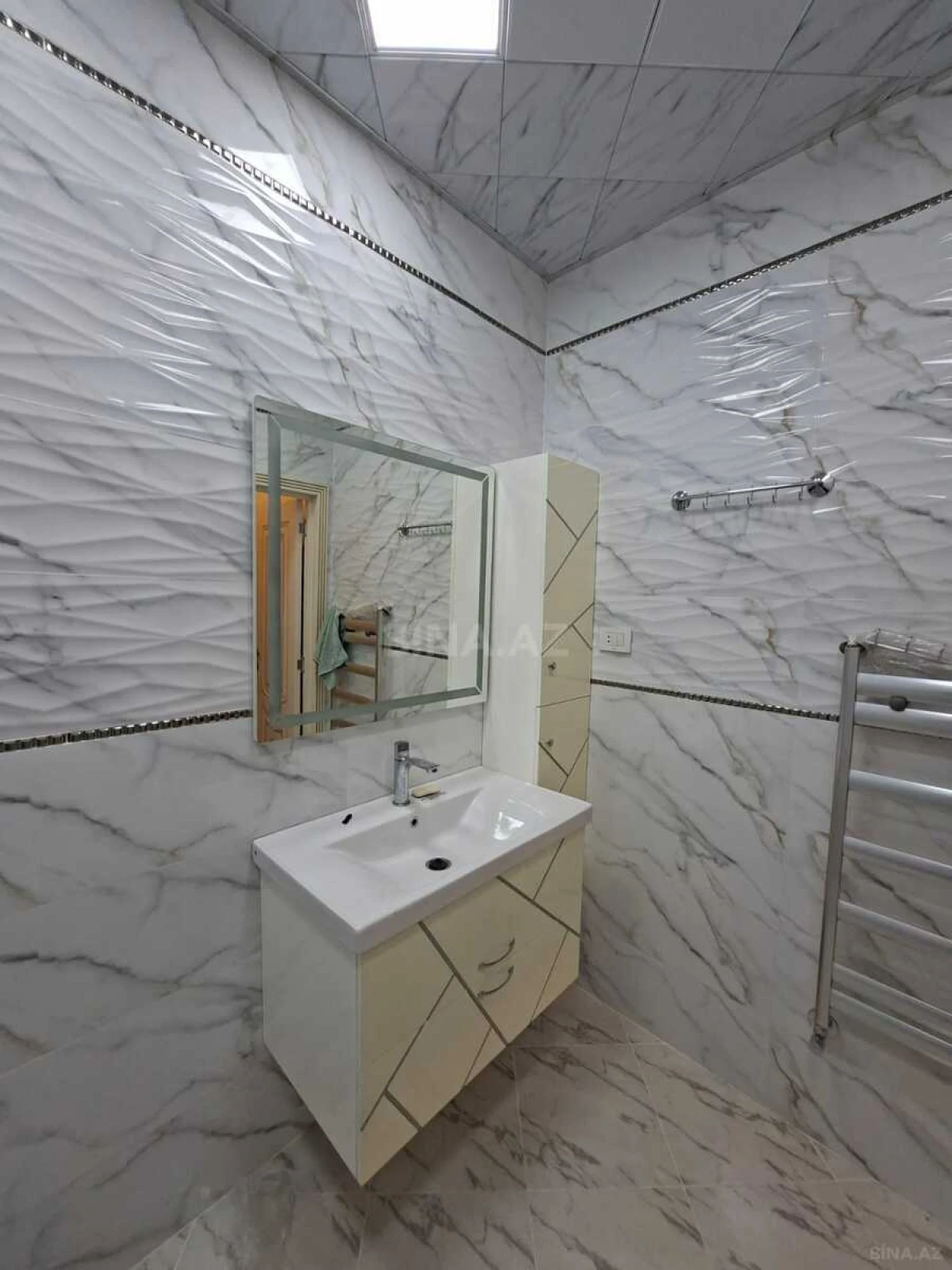 Satılır 3 otaqlı mənzil 96 m²