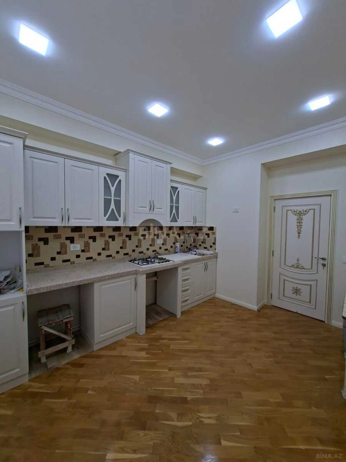 Satılır 3 otaqlı mənzil 96 m²