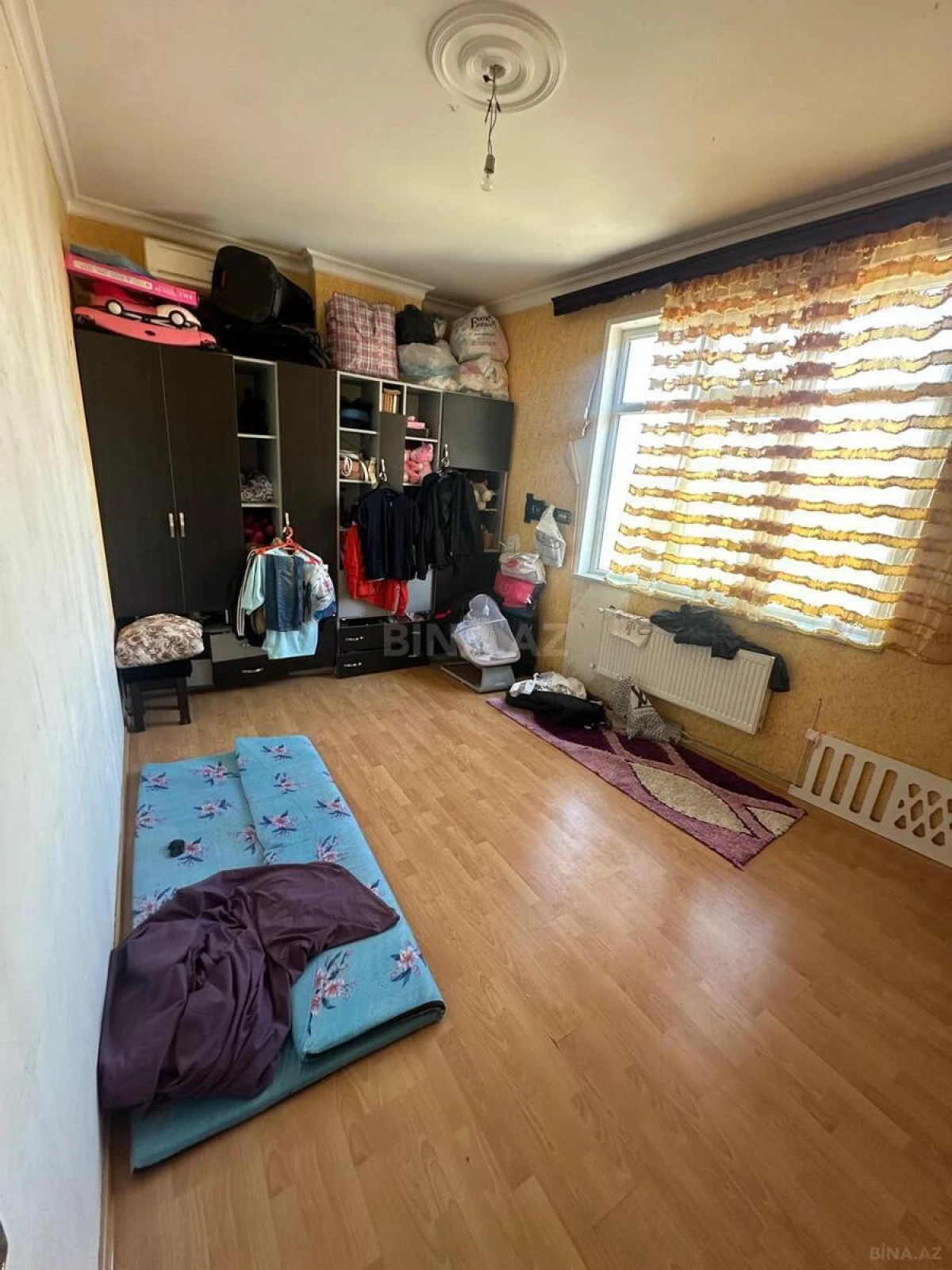 Satılır 3 otaqlı mənzil 145 m²