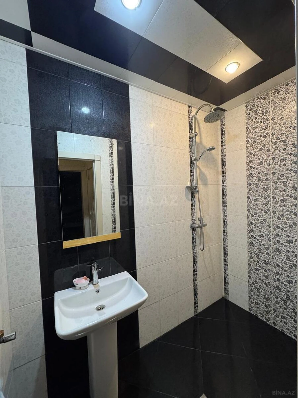 Kirayə verilir 2 otaqlı mənzil 55 m²
