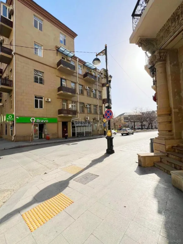 Satılır obyekt 77 m²